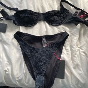 Black South Beach bikini swimsuit w. two bikini tops and one high waisted bottom